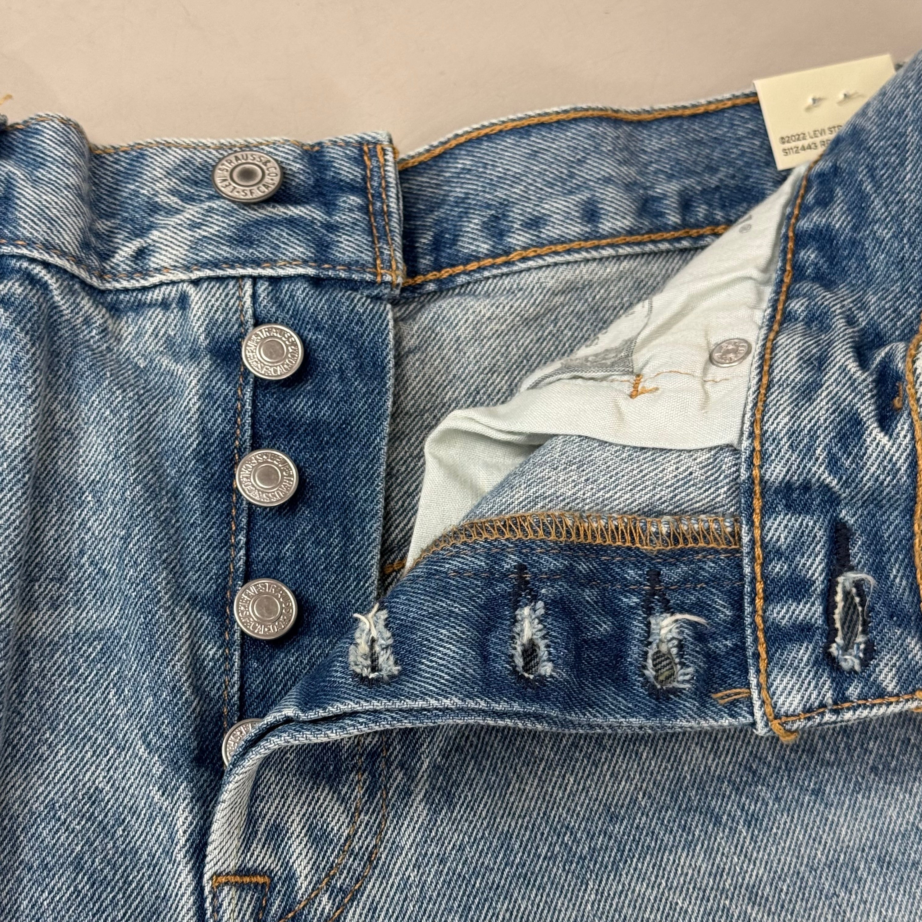 LEVIS 501 Original Fit High Rise Shorts Women's Sz 28 Vague Finish Medium Wash